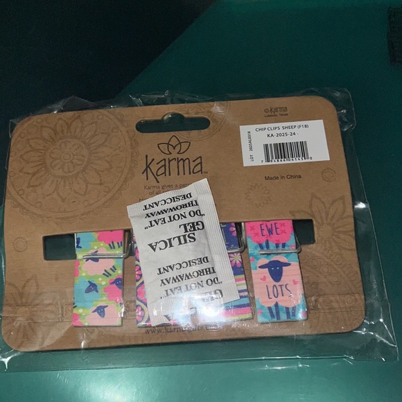 Karma chip clips/ clothespins set of 4 - Picture 2 of 2